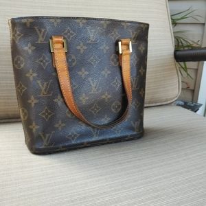 AUTHENTIC Louis Vuitton small hand bag